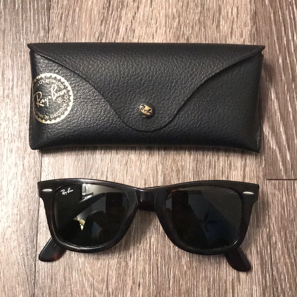 EUC Ray-Ban Wayfarer Sunglasses Tortoiseshell